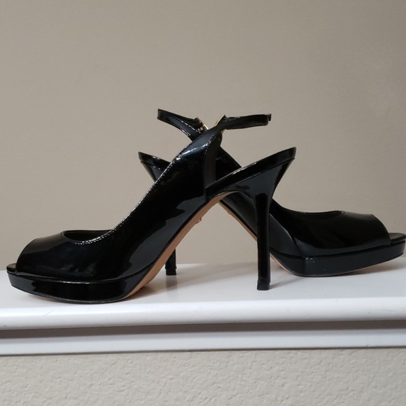 Black patent heels , Vince Camuto - Picture 2 of 3